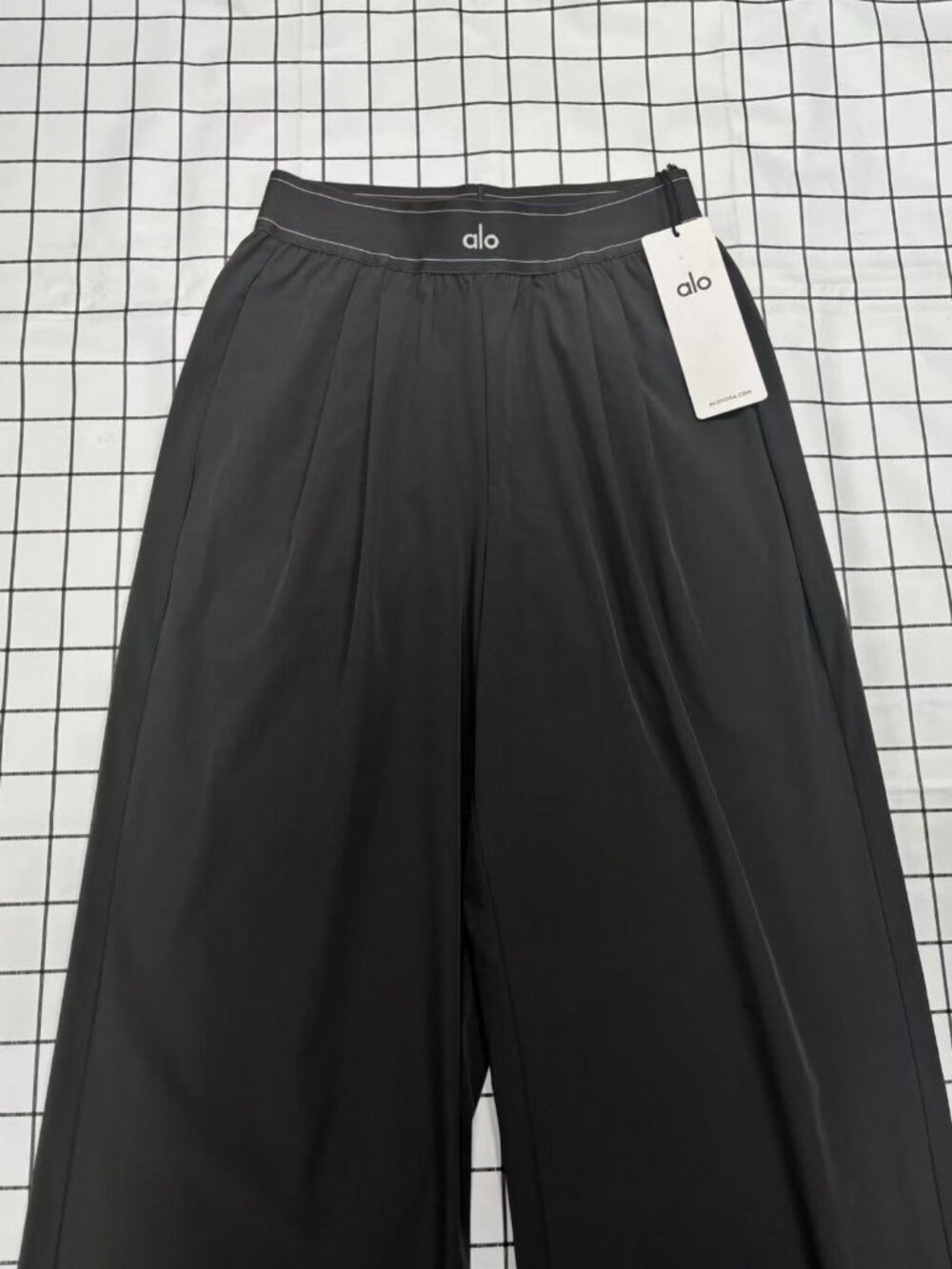 Alo Yoga Dark Grey Suit Up Trouser (Regular Fit) ✨ Minimalist outfit - Picture 10 of 12